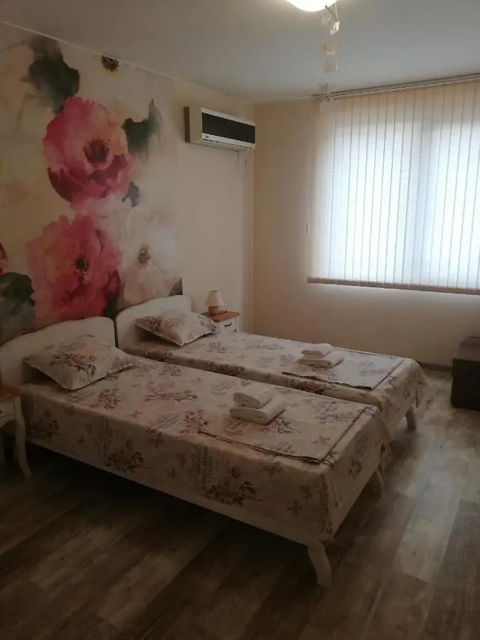 Apartment Batoevi سوزوبول