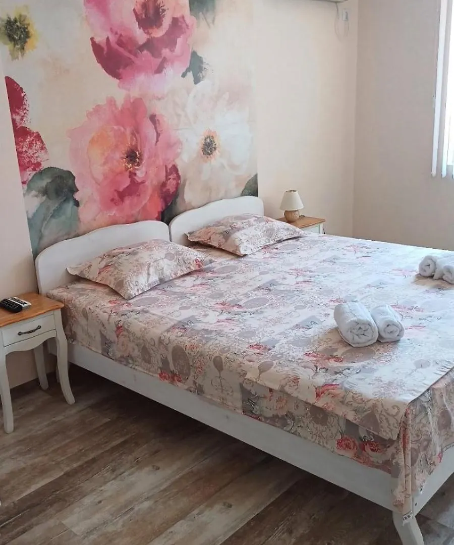 Apartment Batoevi سوزوبول 0*,