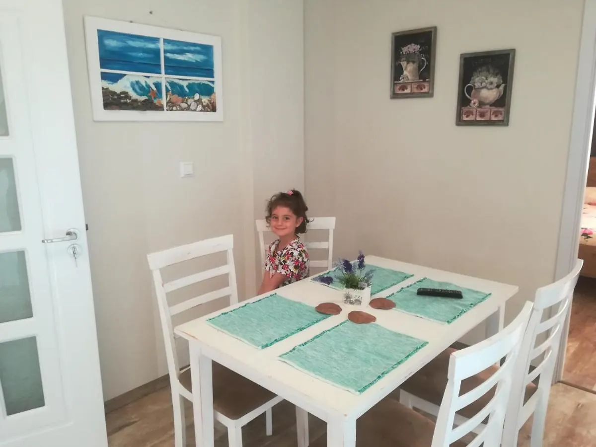 Apartment Batoevi سوزوبول 0*,